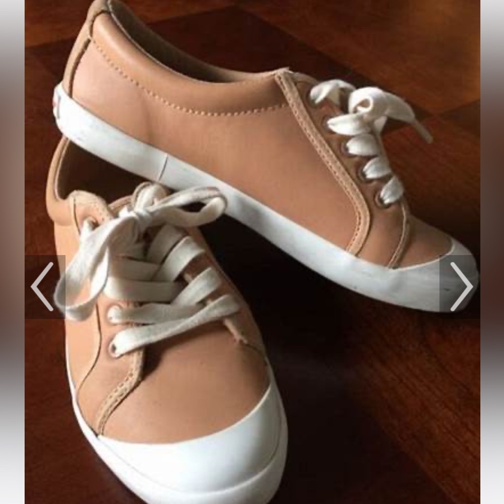 Tommy Bahama camel colored leather sneakers. Size 7 Brand New Never Worn